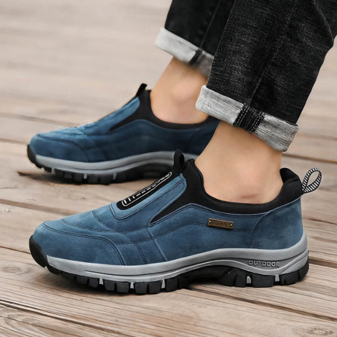 Hard-wearing Outdoor Safety Shoes with Reinforced Toe Caps