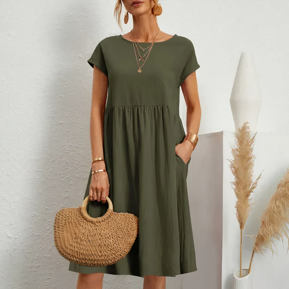 Amelia | Women's Knee-Length Dress with Pockets