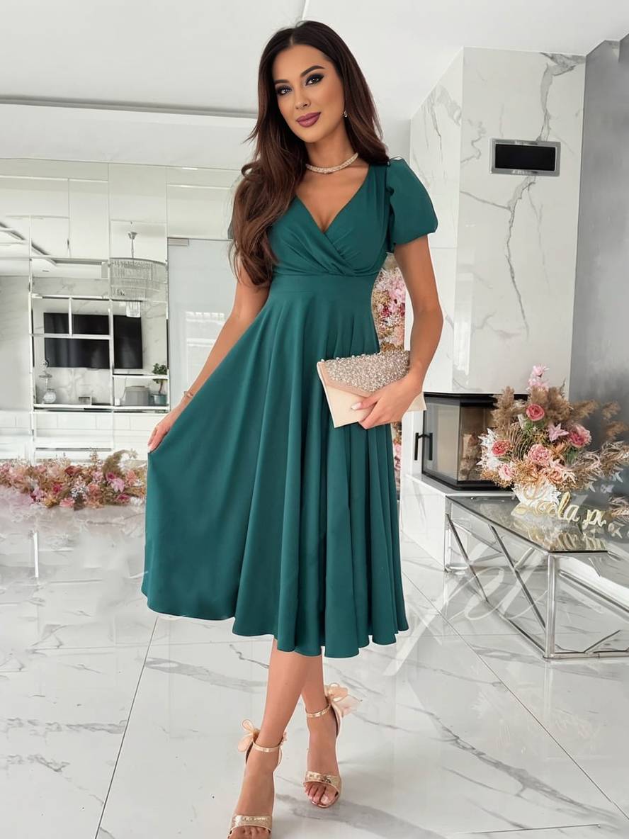 Annika | Elegant Bridesmaid Dress with V-Neckline