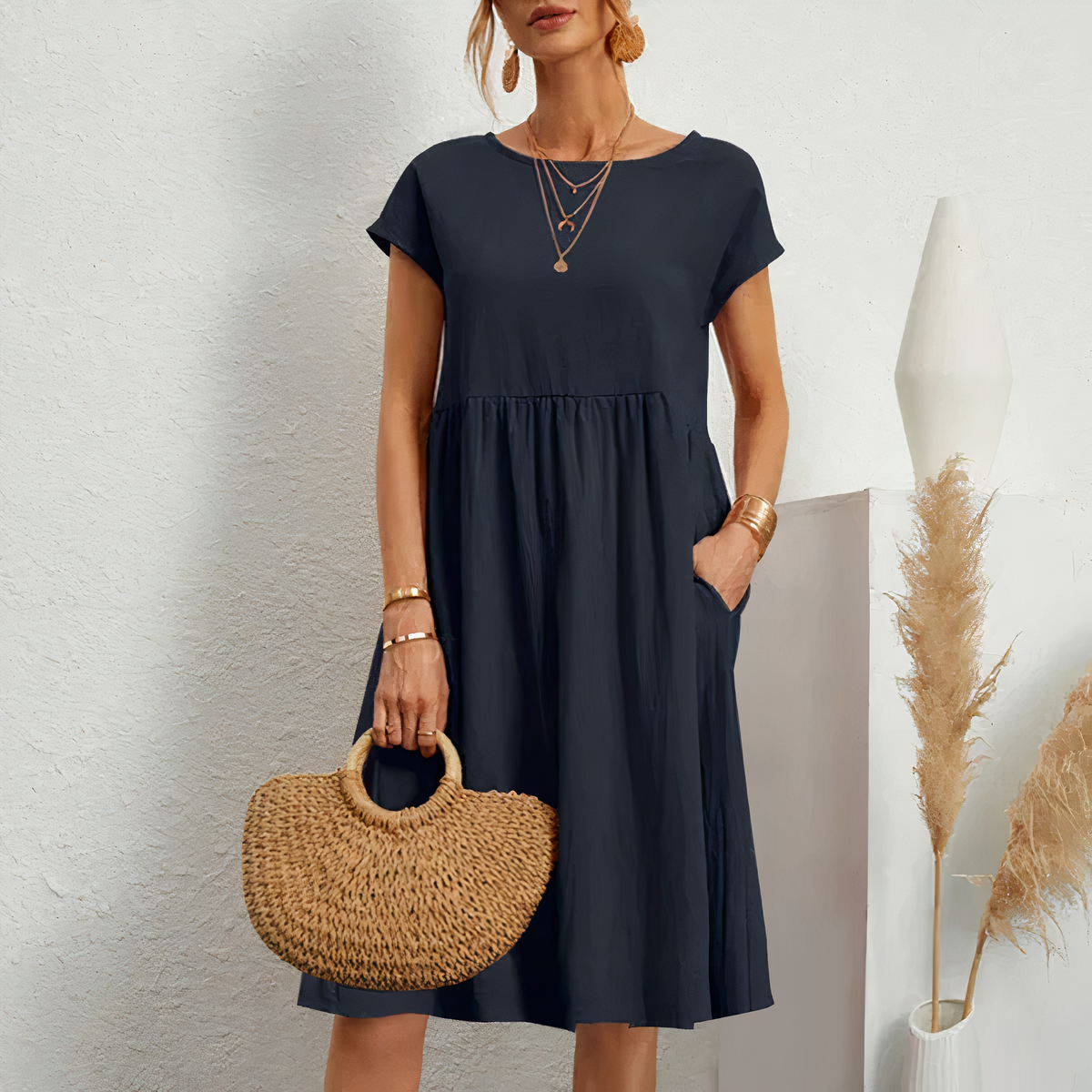 Amelia | Women's Knee-Length Dress with Pockets